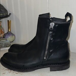 Moma double zip black leather ankle booties size 40